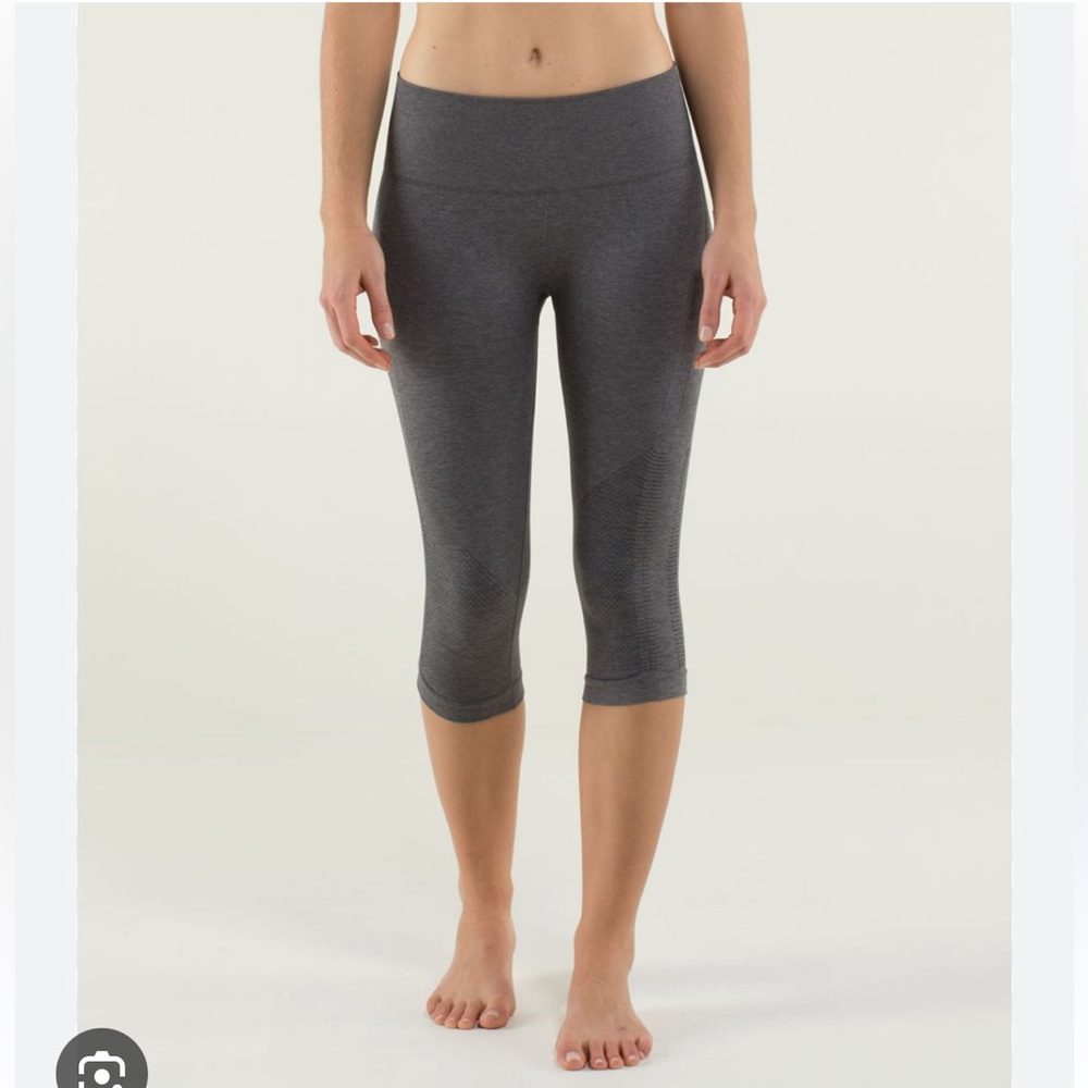 Lululemon In the Flow seamless crop legging 🍋